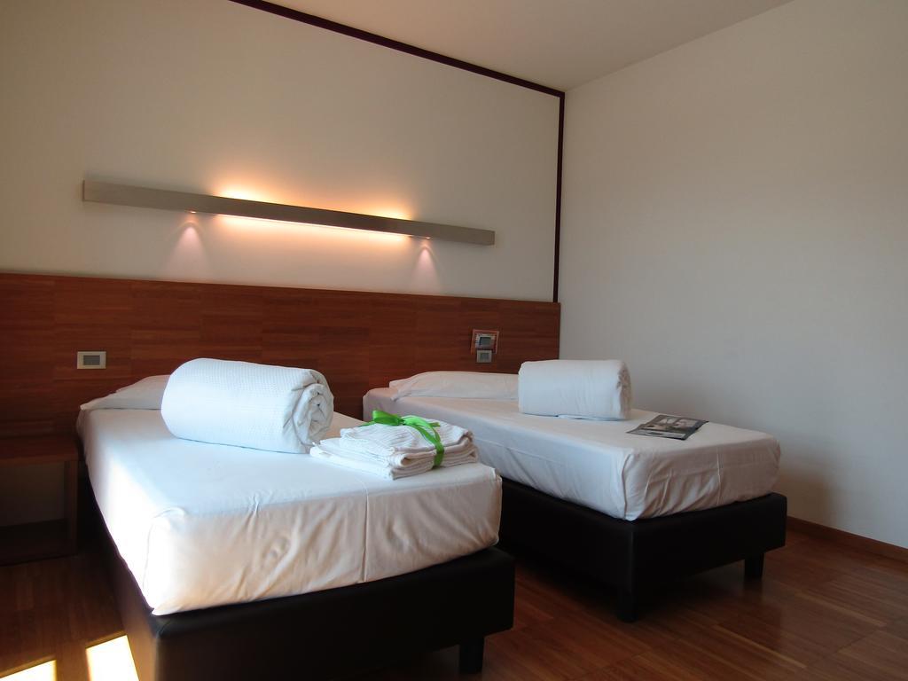 Al Marinaio Hotel Garni Тренто Экстерьер фото